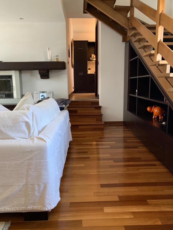 Near Como, Charming Apartment With Fireplace Grandate Zewnętrze zdjęcie