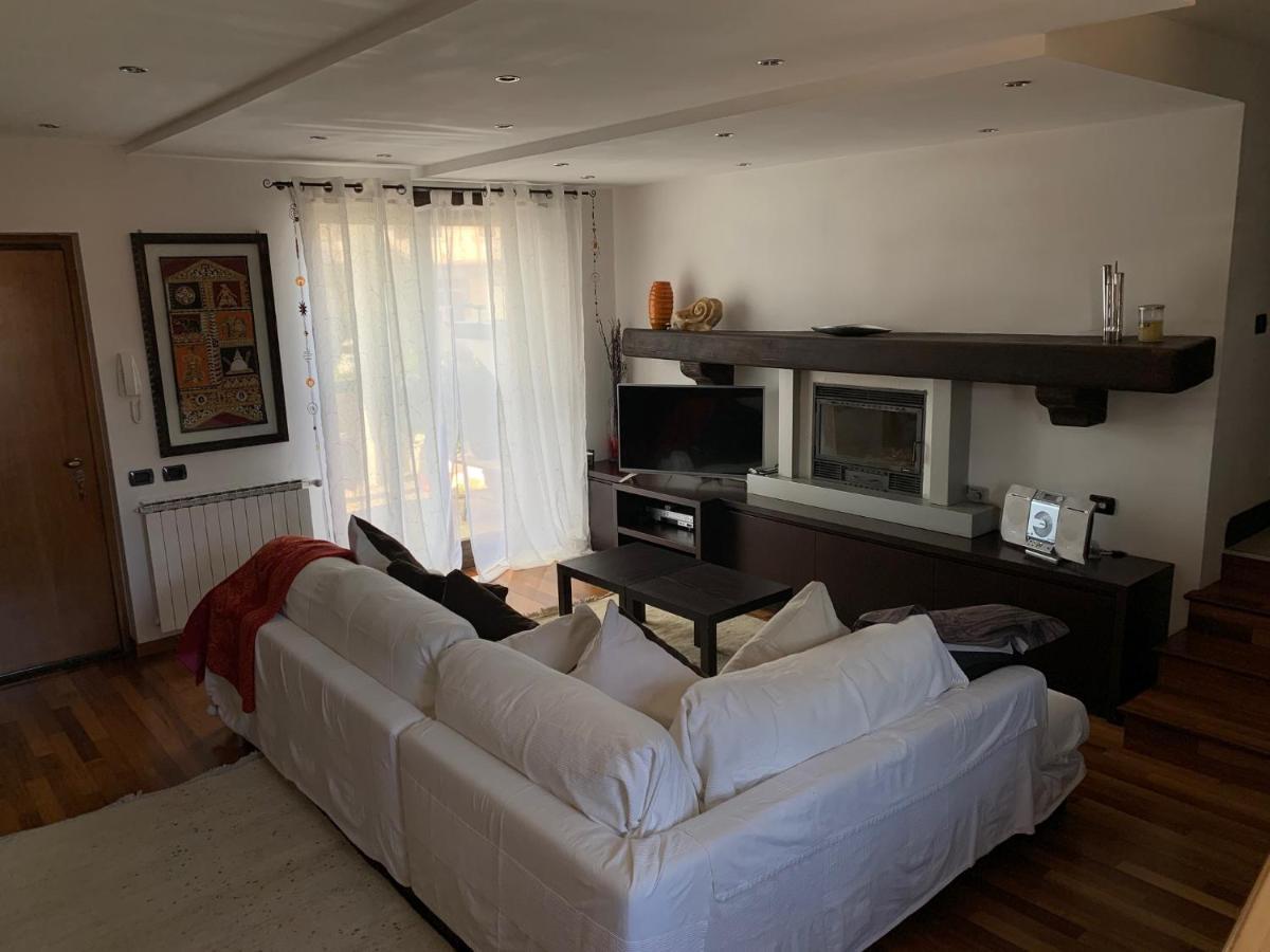 Near Como, Charming Apartment With Fireplace Grandate Zewnętrze zdjęcie